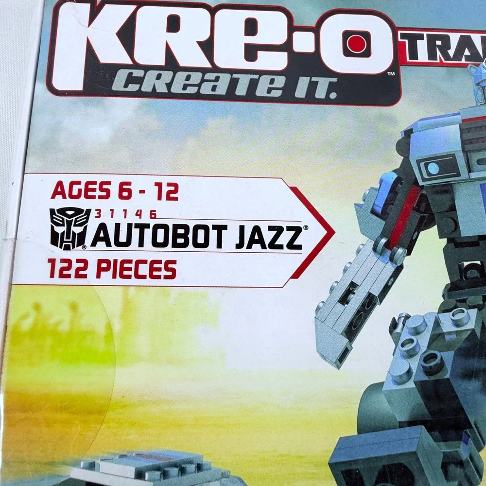 KRE-O Transformers Autobot Jazz 31146 2-in-1 Building Set 122 Pcs Hasbro